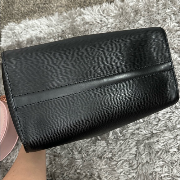 Louis Vuitton vintage Epi 30 and kiss wallet set - Picture 13 of 15